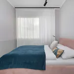 Modern View In With Balcony & Workspace By Renters דירה