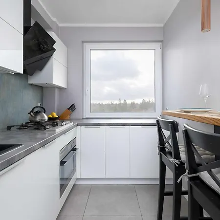 Daire Modern View In With Balcony & Workspace By Renters Szczecin